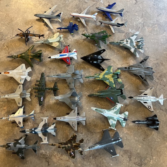 Lot of29 Vintage Toy Metal War Military And CommercialAirplanes